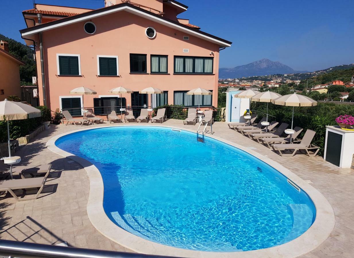 Residence Gli Ulivi Di Eolo Sapri Exteriör bild