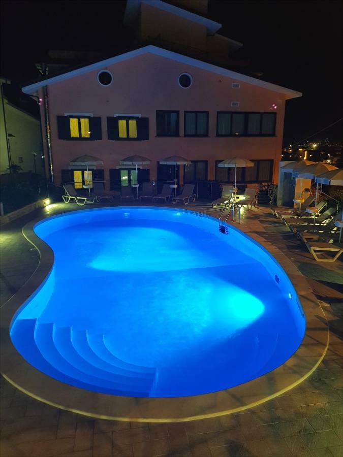 Residence Gli Ulivi Di Eolo Sapri Exteriör bild